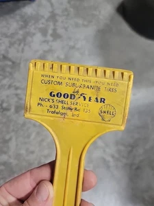 Raspador de hielo de gasolinera vintage Nicks Shell Goodyear Trafalger Indiana EN petróleo - Imagen 1 de 4