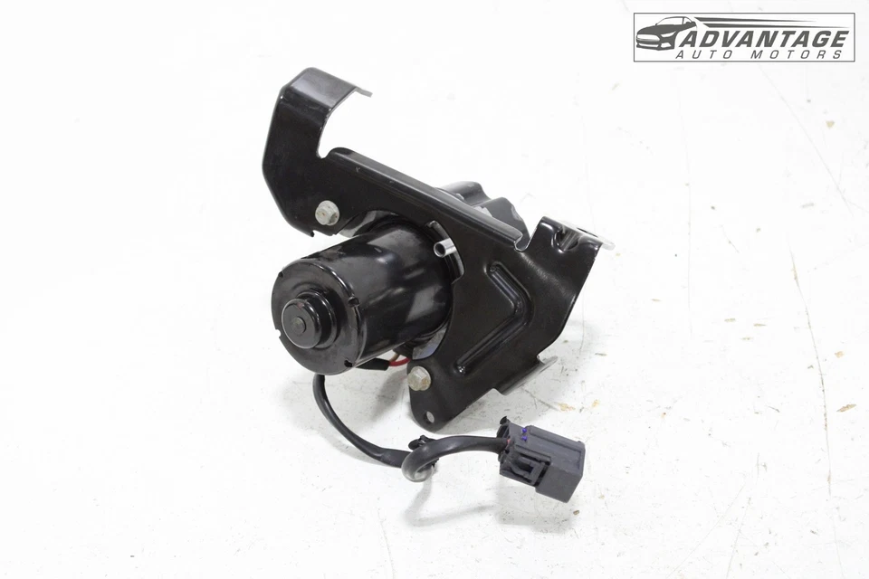 Chevrolet Colorado 2015-2022 doble cabina freno eléctrico refuerzo bomba de vacío OEM Foto 1 de 4