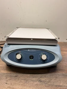 Barnstead Lab-Line Max-Q 2506 Platform Shaker - Picture 1 of 6