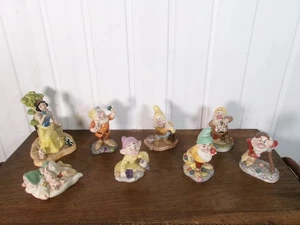 8 Porcelaine Royal Doulton Disney 2003 Showcase Blanche Neige et les sept nains - Picture 1 of 13