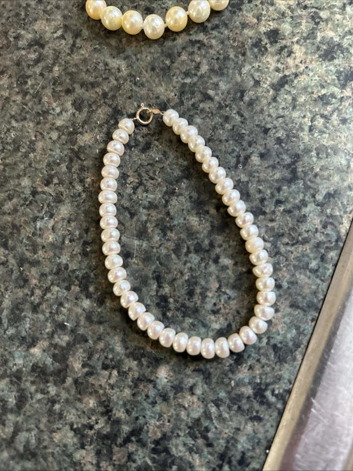 Pulsera de perlas cultivadas de agua salada con cierre de 14kt Foto 1 de 2