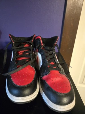 Nike Air Jordan 1 Mid (GS) Shoes Youth SZ 6.5Y Gym Red Black 554725-074 - Image 1 of 4