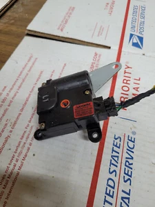 0EM 2004 HYUNDAI ELANTRA A/C HEATER AIR VENT FLAP ACTUATOR MOTOR D267-AKYAA - Picture 1 of 3