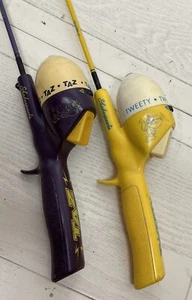 Vintage Lot Of 2 Tweety And TAZ Kids Spincast Fishing Rods 30" Shakespeare - Picture 1 of 13