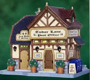 Lemax Weihnachtsdorf ~ Tudor Lane Post Office ~ Neu im Karton - Bild 1 von 12