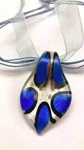 Collar Colgante Hoja Estilo Murano Vidrio Soplado con Cordones, Diseño Elegante - Imagen 1 de 3