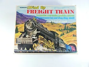 TREN DE CARGA DURHAM INDUSTRIES Wind Up Santa Fe No. 8800 Japón plástico COMPLETO - Imagen 1 de 4