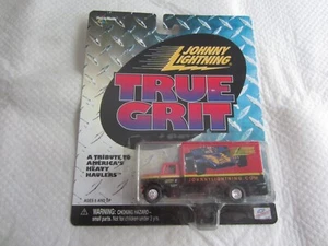 2000 Johnny Lightning True Grit:  Johnny Lightning Heavy Hauler NIP - Picture 1 of 3