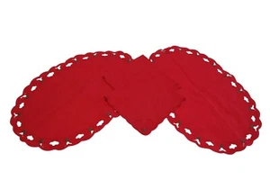 Vintage Red Oval Cutwork Embroidered Holly Christmas Placemat Napkin Set GUC - Picture 1 of 14