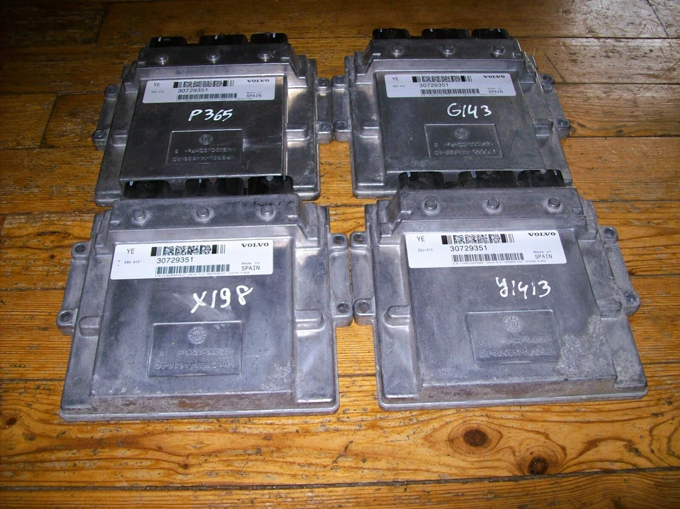 Centralina motore Volvo V70 III 2.0 Flex-Fuel 30729351 4 dispositivi disponibili - Immagine 1 di 1