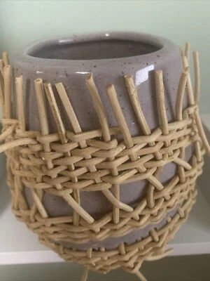 Anthropologie Trenzado Ratán Escritorio Colección Lápiz Pluma Porta Taza Foto 1 de 4