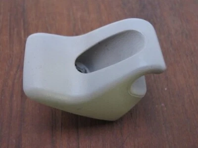 Chevrolet Colorado 2004-2012 OEM BEIGE clip para parasol (1) Foto 1 de 4