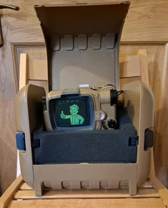 Fallout 4 Pip-Boy Model 3000 MK IV Collector's Edition Phone Mount, No Game - Picture 1 of 16