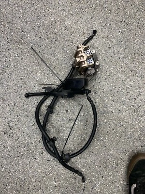 Cilindro maestro y pinza de freno delantero Honda CBR250R 2011-2013 usados OEM.  Foto 1 de 4