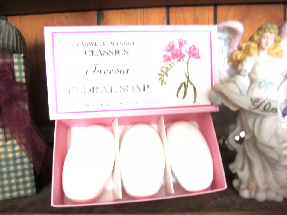 CASWELL MASSEY CLASSICS  FREESIA SOAP BAR SET of THREE NEW OLD STOCK BOXED - Image 1 of 1