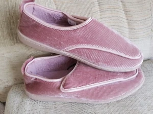 Ladies Pink Fleece Lined Clarks Slippers UK 8D - Foto 1 di 8