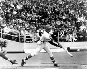 Pittsburgh Pirates ROBERTO CLEMENTE Glossy 8x10 Photo Print 3000th HIt Poster - Picture 1 of 1