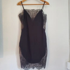 Abito Revolve X By NBD donna 8 nero pizzo scuro romantico vamp mini cocktail - Foto 1 di 10