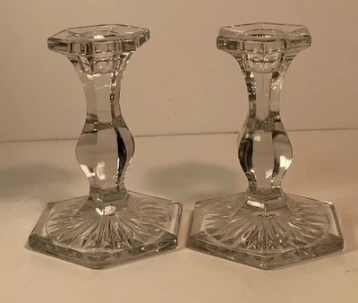 Juego de 2 candelabros cónicos de cristal vintage de 5 pulgadas Foto 1 de 4