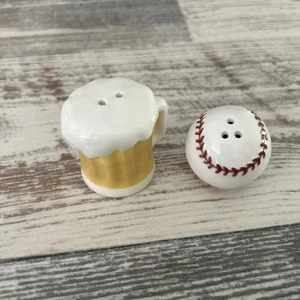 Scott's Lil' Slugger Salz & Pfefferstreuer Baseball & Mini Ale Stine. - Bild 1 von 1
