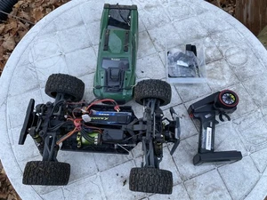 Rlaarlo Carbon Fiber Monster Truck with castle creation Motor/ESC and 3S battery - Picture 1 of 15