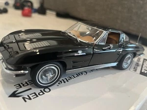 New Danbury Mint 1963 Chev. Corvette Sting Ray Coupe W/title & Original Ad. - Picture 1 of 12
