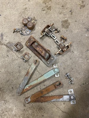 Ford Truck 1967-72 puerta trasera montaje bisagra pestillo manija pivote F100 F250 #69-1 Foto 1 de 4