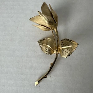 VINTAGE 60’s GIOVANNI "LEGEND OF THE CHRISTMAS ROSE"Gold Tone Brooch PIN Estate - Picture 1 of 9