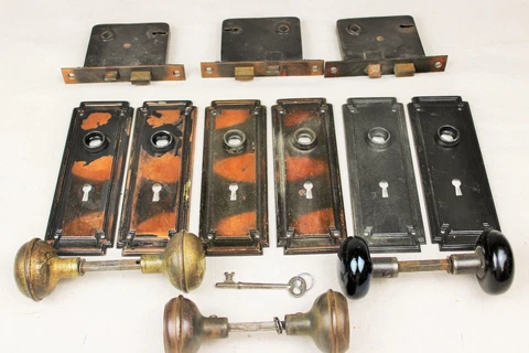 Antique Set of 3 Japanned Locksets Knobs Back Plates Mortise Locks ~1 Master Key Cover