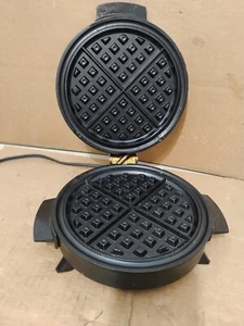Vintage Toastmaster Waffle Iron Maker Baker Non Stick Chrome W252C Round 8"Works - Picture 1 of 5