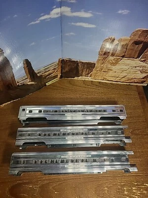 MTH Electric Trains O Gauge Empire State Express Aluminum Passenger Shells - Image 1 of 4