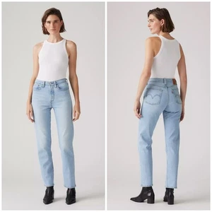 LEVI’S Wedgie Straight Jeans In Light Wash - Picture 1 of 7