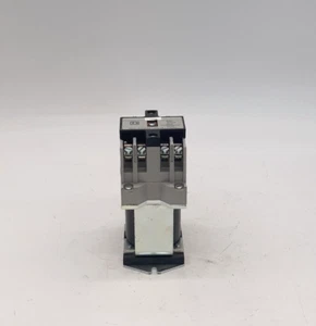 Square D 8501XD020 Control Relay - BROKEN PLASTIC - Picture 1 of 6