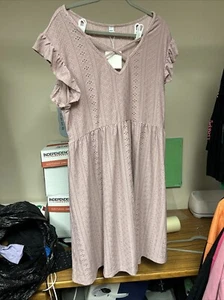 plus size criss cross Dress Flows Sleeve - Picture 1 of 6