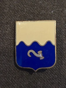 WWII 11th Transportation Battalion Pinback DI / DUI - Picture 1 of 2