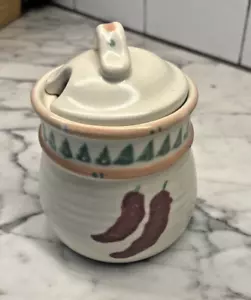 Taos Treasure Craft modello peperoncino piccolo barattolo barattolo con slot cucchiaio - Foto 1 di 6