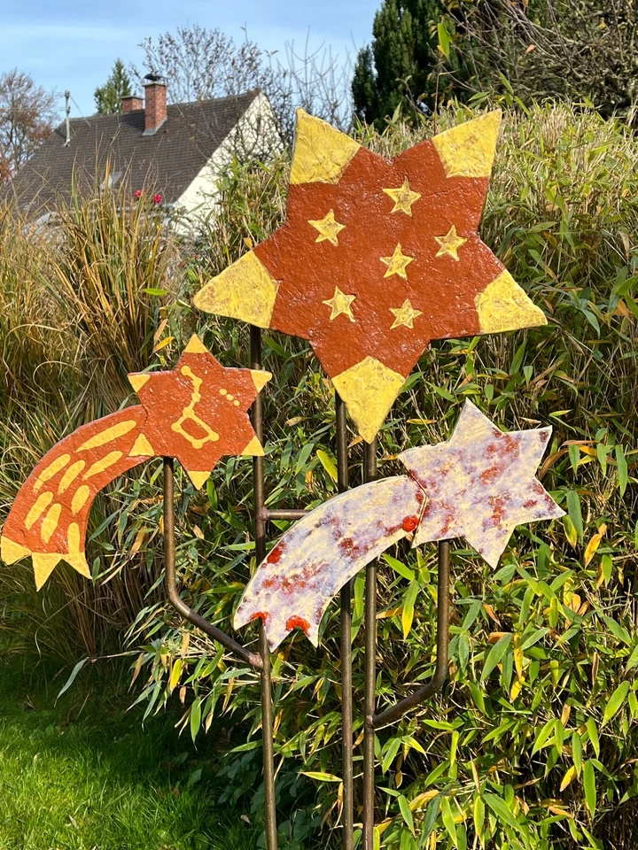 Weihnachts Sterne mit Schweif Gartenkeramik Gartenstele Keramikskulptur - Bild 1 von 3