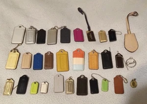 Posten von 30 verschiedenen Coach Leder Hängeetiketten - Bild 1 von 10