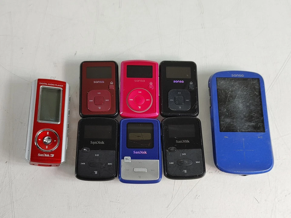 Lote De 8 SanDisk Sansa Clip+ Broche,Broche Jam Digital Media Player Para Piezas - Imagen 1 de 4