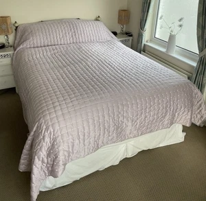 Laura Ashley HEATHER DOT Quilted King Size Bedspread In Amethyst 262 x 245cm - Picture 1 of 8
