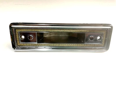 Plymouth Belvedere 1966 satélite OEM bisel de luz inversa 2606113 usado Foto 1 de 4