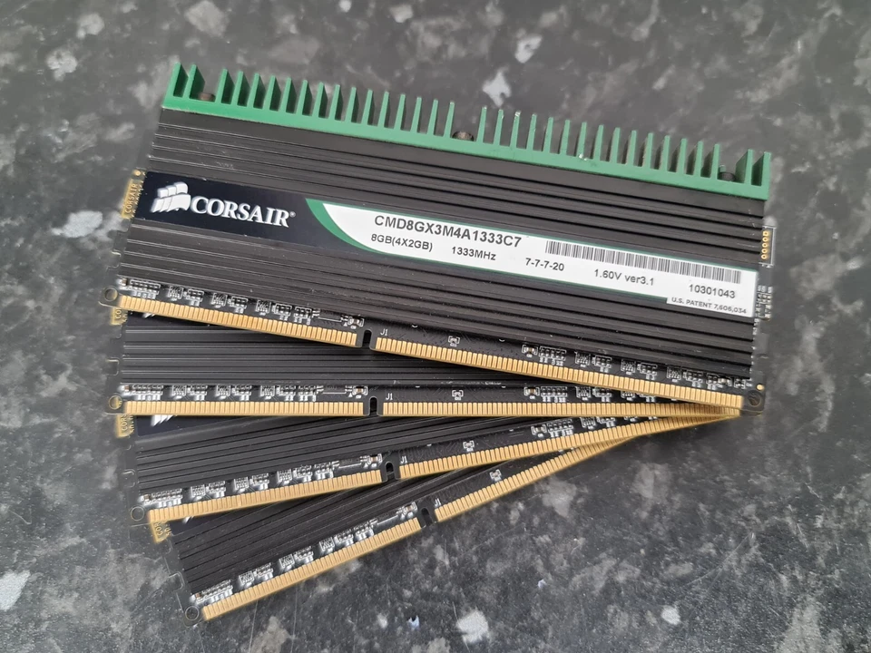 8GB Kit Corsair Dominator 4x2GB CMD8GX3M4A1333C7 1333MHz Desktop Memory EC2106 - Image 1 of 4