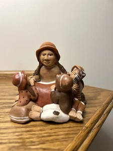 Vintage Peruvian “Mother & Children Storytelling” Clay Figurine  - Picture 1 of 6