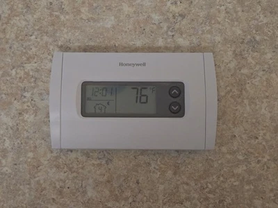 Honeywell RTH230B 5-2 Day Programmable Digital Thermostat - Image 1 of 4