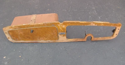 Salpicadero de madera MG tipo Y 1947-53 con guantera - volante a la derecha Foto 1 de 4