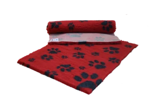 VETFLEECE Non Slip Deep Pile Fleece Vet Bed Roll Dog Cat Cage Red Charcoal Paws - Picture 1 of 3