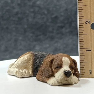 Vtg 80s Sandicast Dog Figurine DIGGER Sleeping Puppy Signed Sculpture Tri-Color - Picture 1 of 10