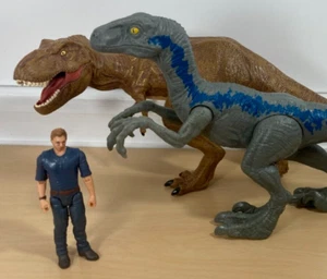 Jurassic World T-Rex vinyl, Velciraptor Blue, & Owen Grady action figures - Picture 1 of 24