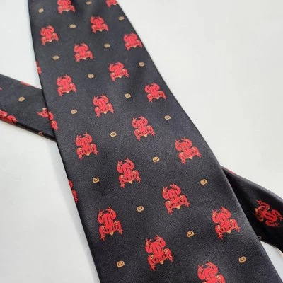 Corbata marca magenta diseño geométrico rana negra verde 100 % seda Canadá Foto 1 de 4