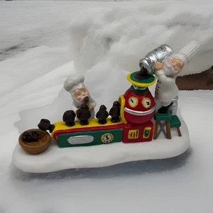 Department 56 "Too Good To Resist" #807239 -North Pole Series Figurine 2008 - Picture 1 of 9